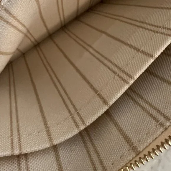 LOUIS VUITTON Zipped Pouch Damier Azur (NWOT) - Picture 4 of 10